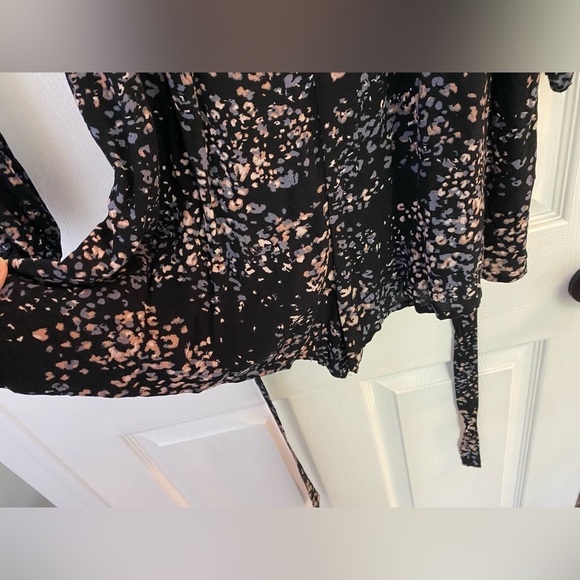 A&F Long Sleeve Floral Romper - Picture 2 of 4